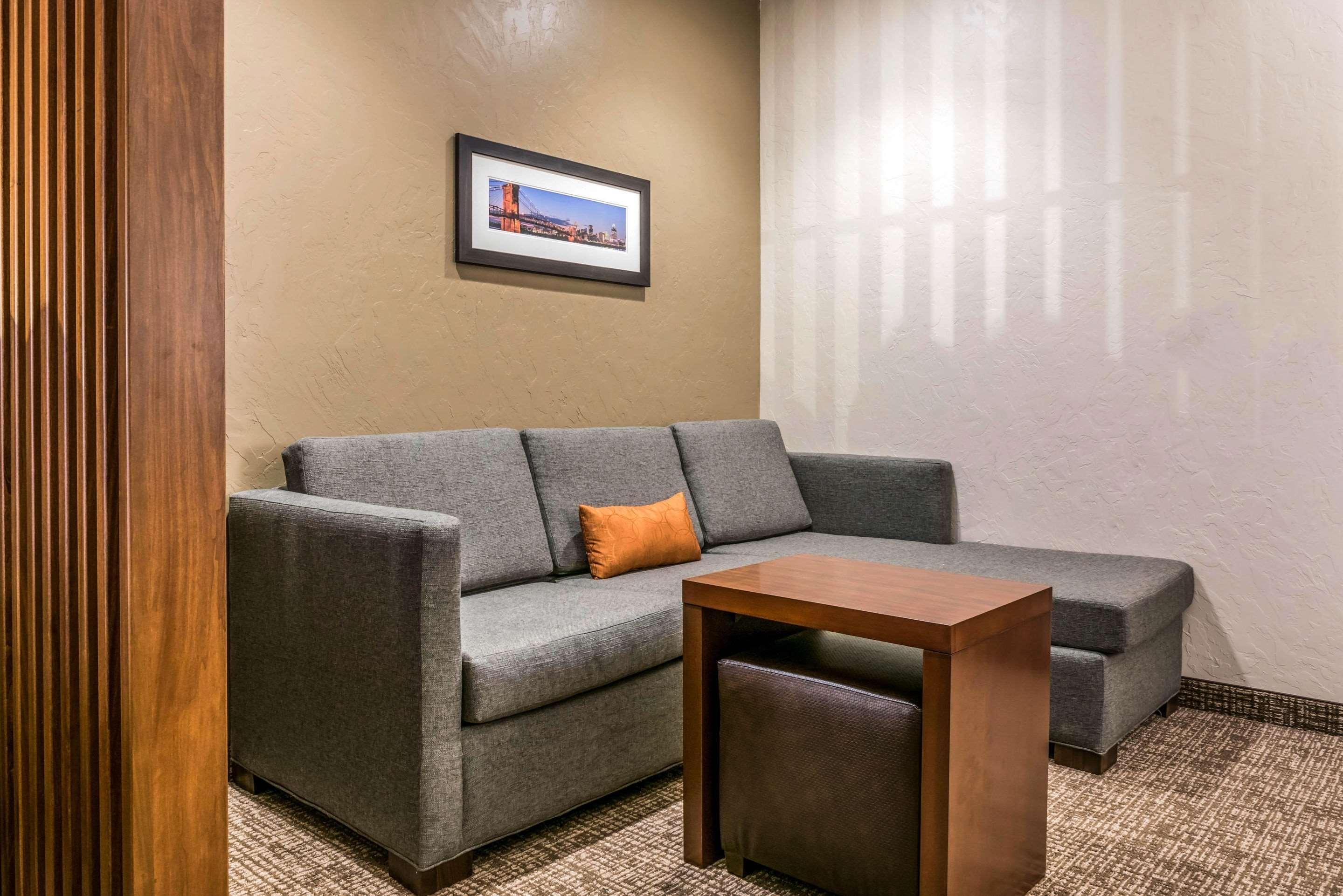 Comfort Suites Florence - Cincinnati South Buitenkant foto