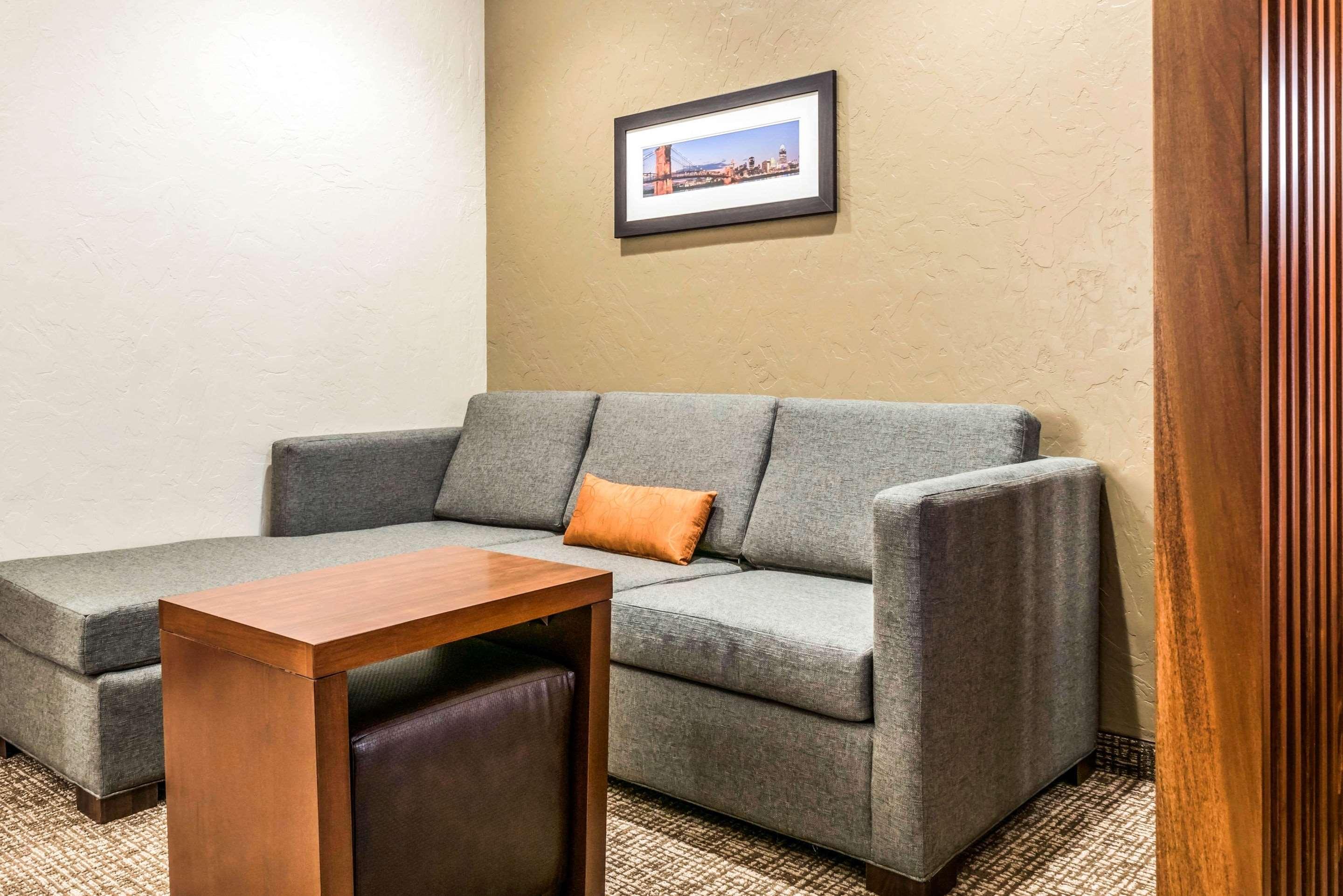 Comfort Suites Florence - Cincinnati South Buitenkant foto